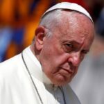 Dal suo stipendio alla sua ex fidanzata: 10 cose che non sapevi su Papa Francesco