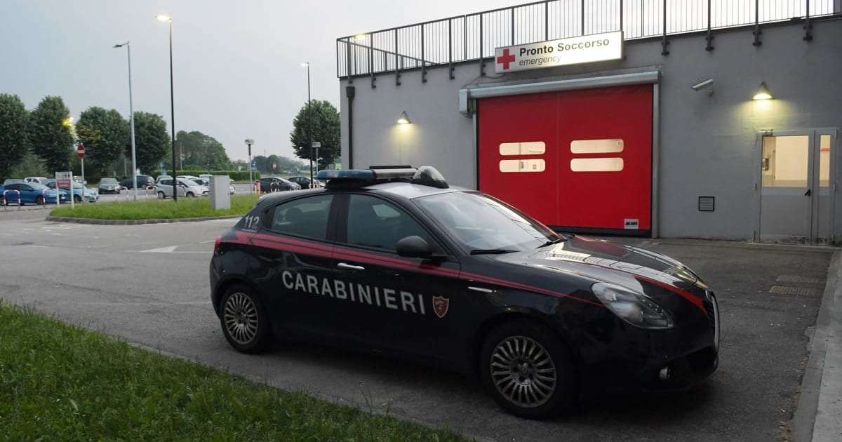 L'amico non la ospita più a casa, uno sconosciuto le offre aiuto e la violenta